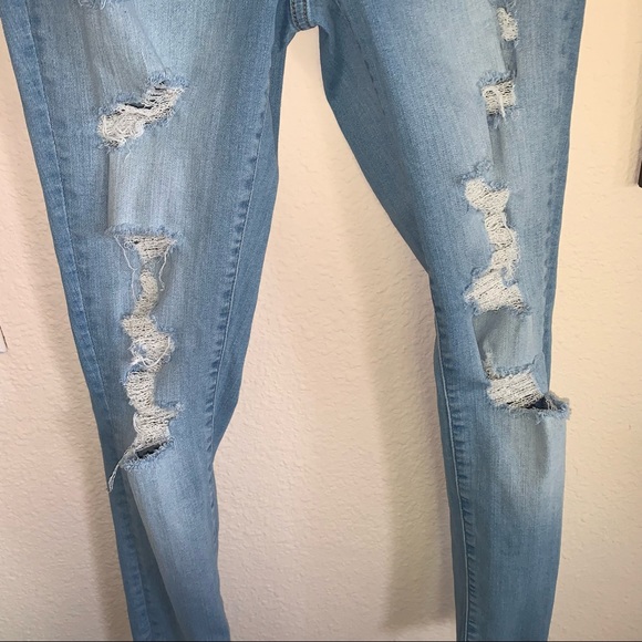 Universal Thread Distressed Skinny Ankle Jeans - Picture 4 of 13